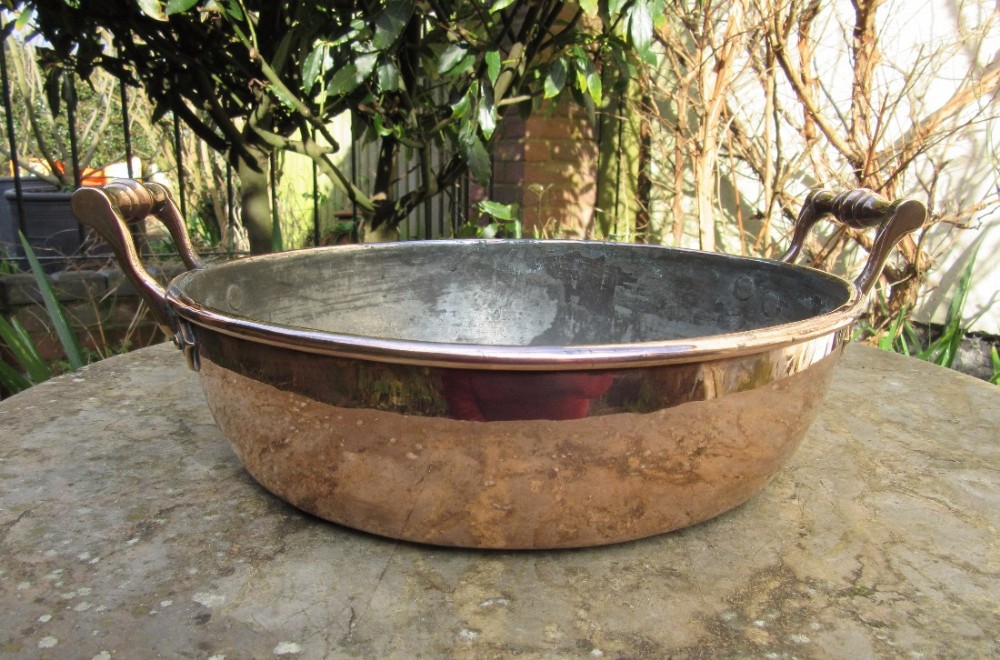 GOOD TWO HANDLED COPPER PAN STAMPED 'TOOMER'