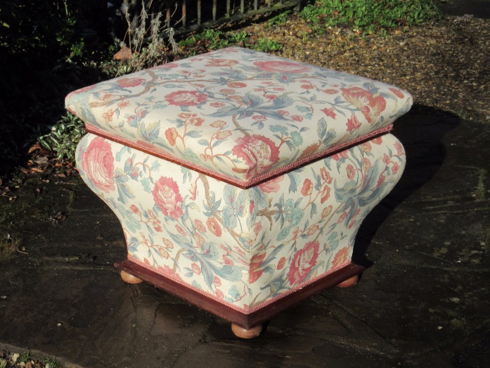 SHAPELY VICTORIAN MAHOGANY OTTOMAN c1860