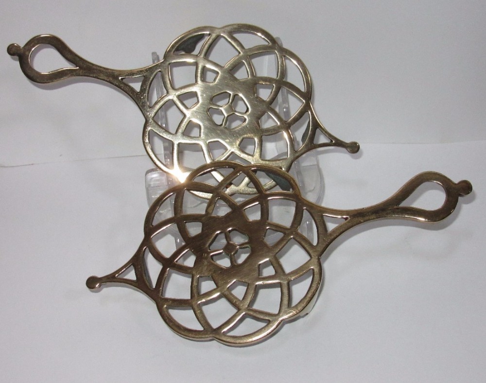 PAIR OF LATE VICTORIAN BRASS TRIVETS