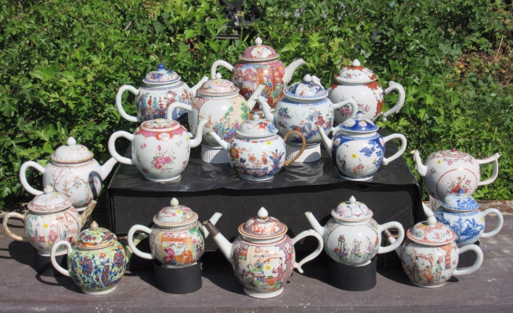 COLLECTION OF 18th CENTURY CHINESE PORCELAIN TEAPOTS