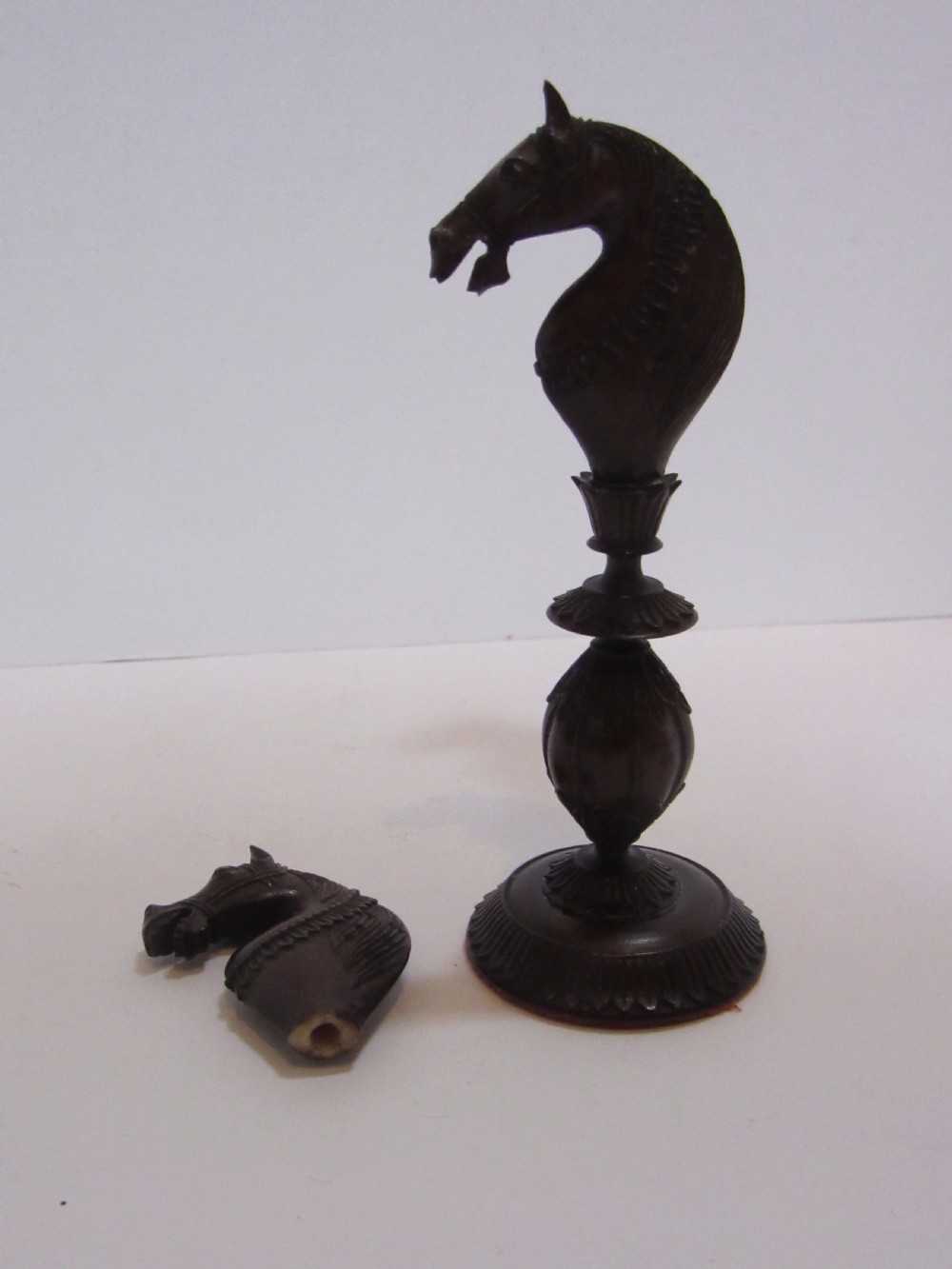 19th C CARVED VIZAGAPATAM CHESS SET View VIII