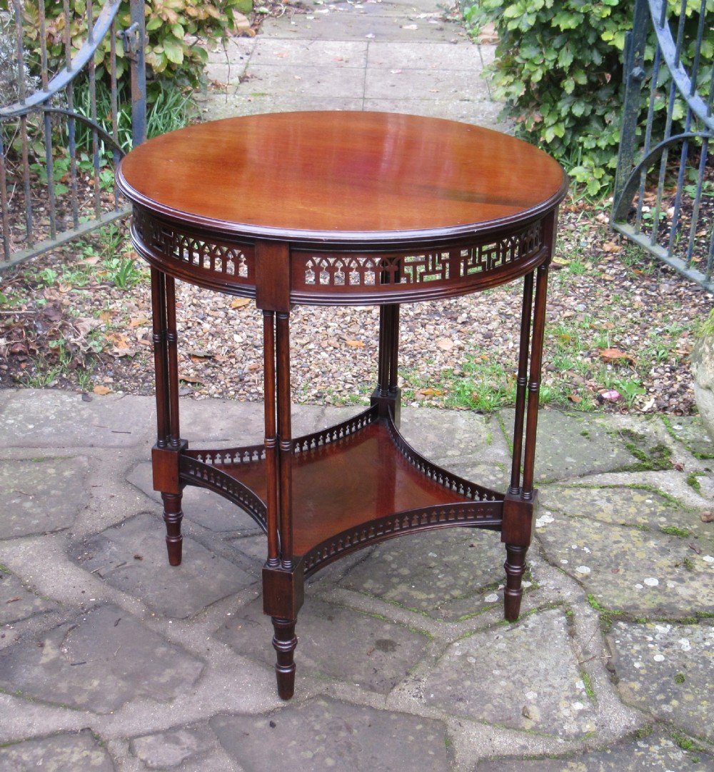 EDWARDIAN MAHOGANY CLUSTER LEG LAMP TABLE c1900 View II