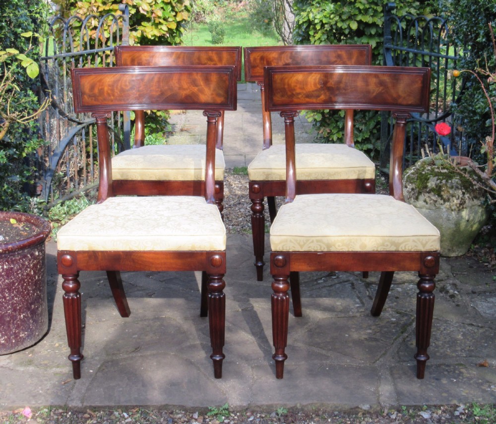 FINE SET OF FOUR WILLIAM IV MAHOGANY DINING CHAIRS