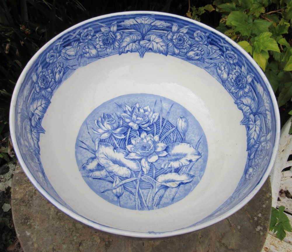 VERY LARGE VICTORIAN WEDGWOOD BLUE & WHITE PUNCH BOWL  View II