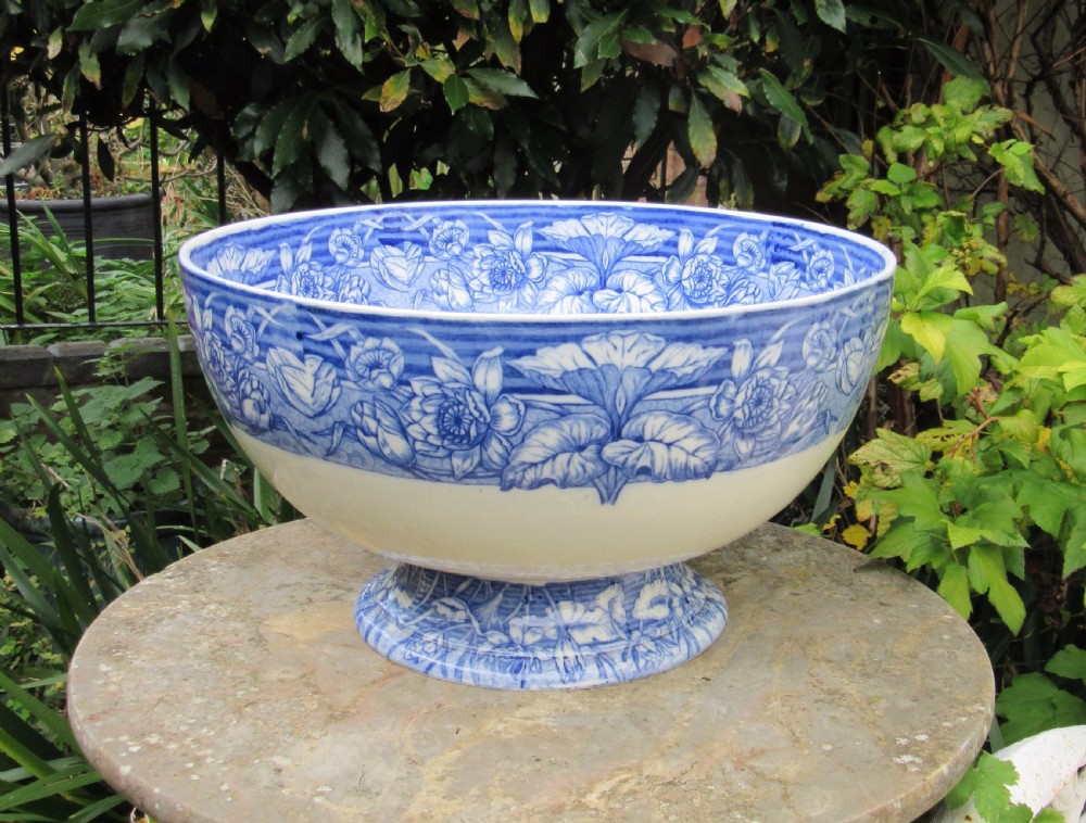 VERY LARGE VICTORIAN WEDGWOOD BLUE & WHITE PUNCH BOWL  View VII