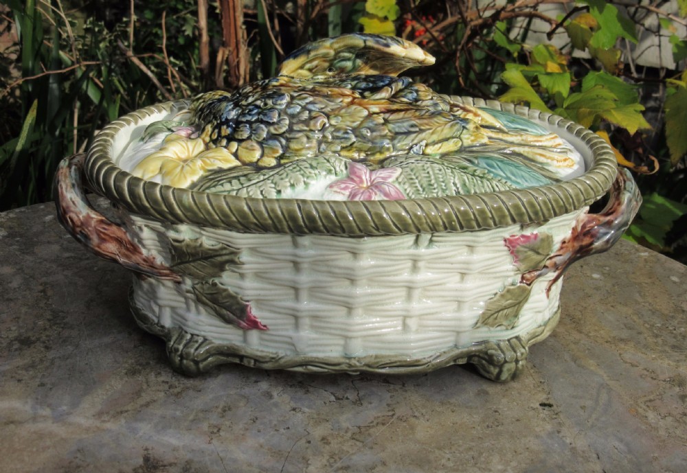 VICTORIAN MAJOLICA GAME PIE DISH c1880