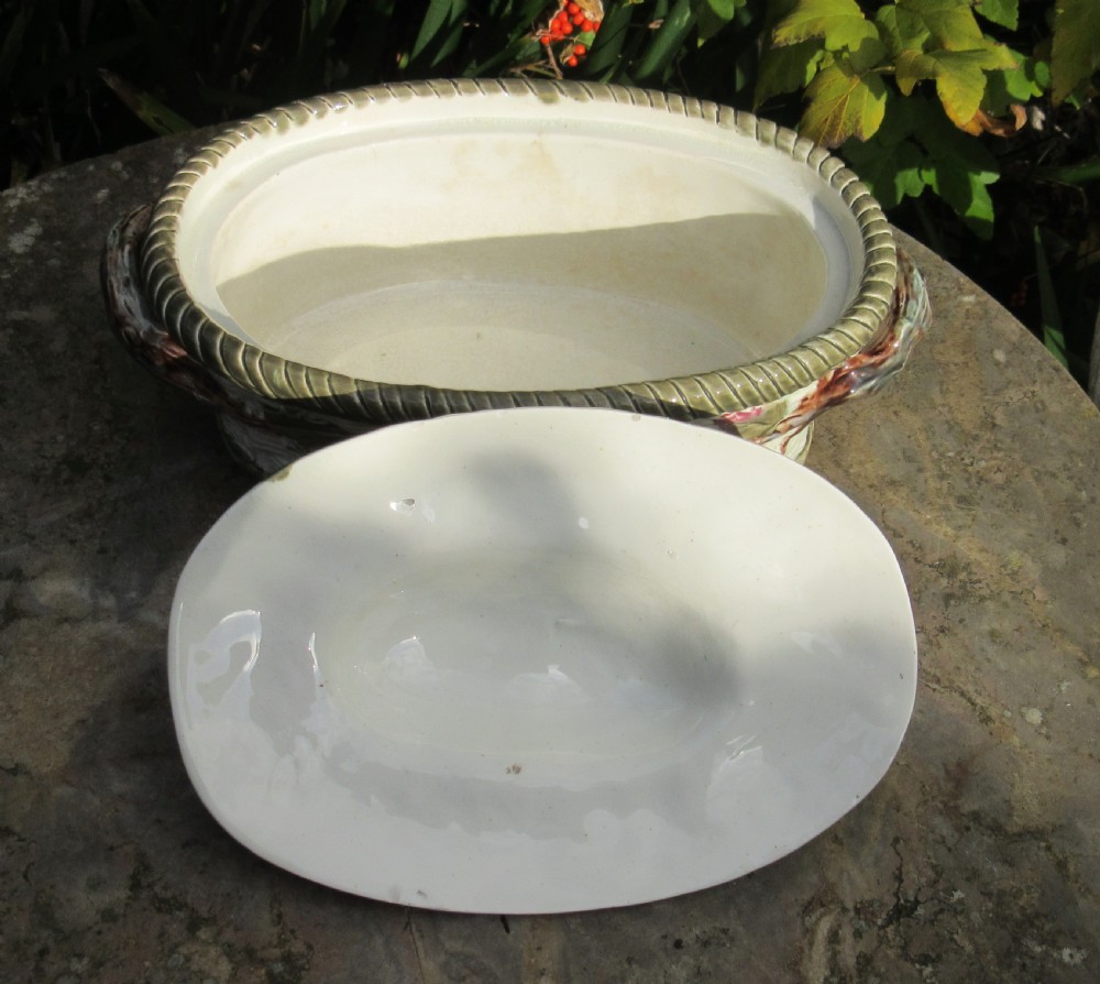 VICTORIAN MAJOLICA GAME PIE DISH c1880 View IV