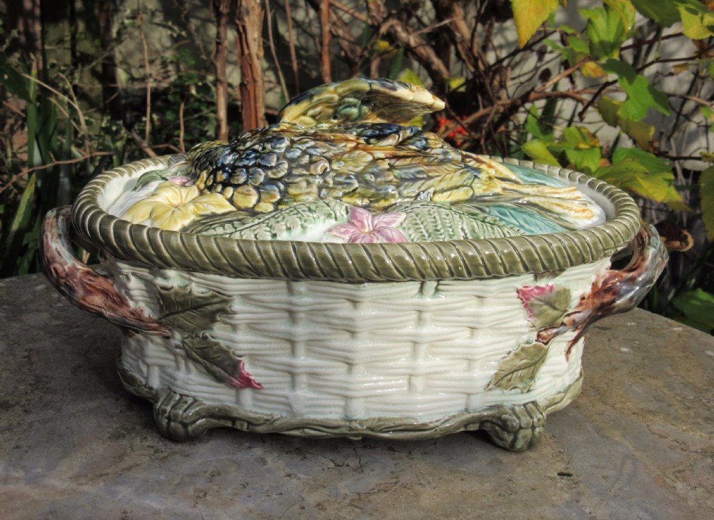 VICTORIAN MAJOLICA GAME PIE DISH c1880 View VI