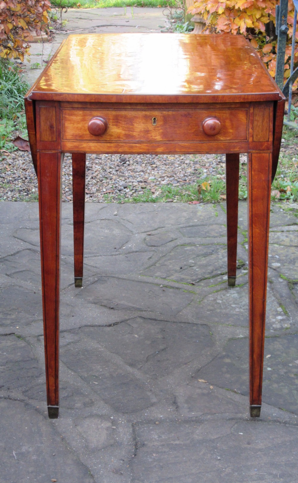 GEORGE III SATINWOOD BOW-END PEMBROKE TABLE c1800 View III