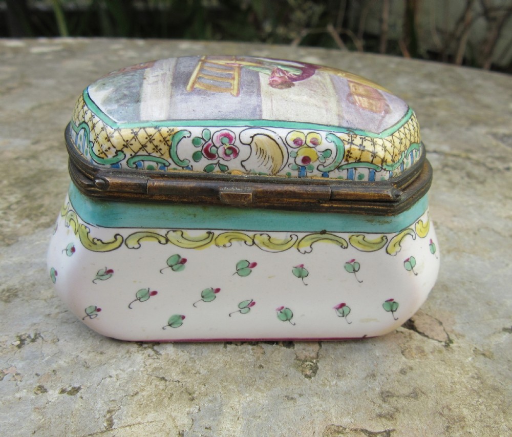 19th CENTURY SCEAUX FAIENCE 'OLD CHAIRS TO MEND' BOX View III