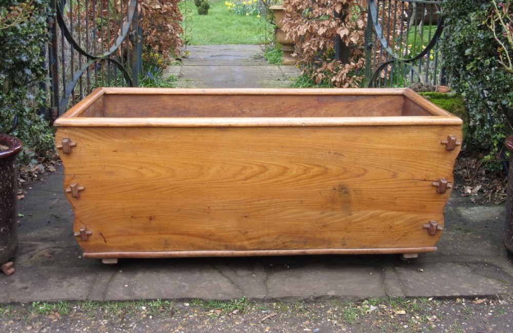 LARGE COUNTRY HOUSE ELM LOG BIN  View IV