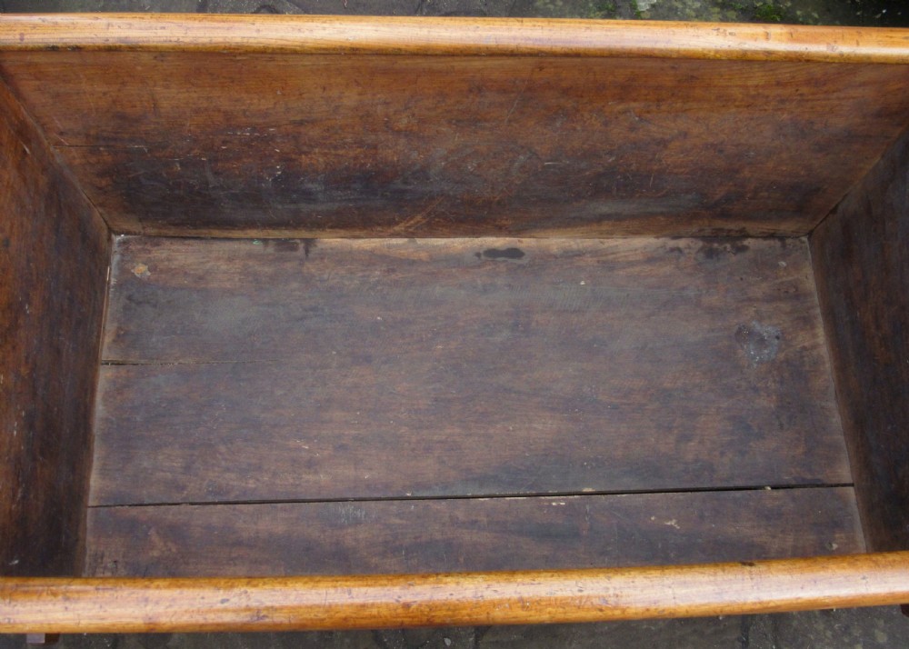 LARGE COUNTRY HOUSE ELM LOG BIN  View V