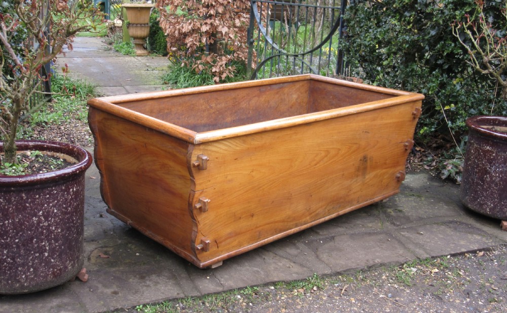 LARGE COUNTRY HOUSE ELM LOG BIN  View VI