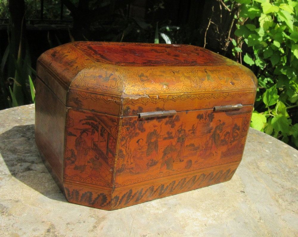 19th CENTURY CHINESE LACQUERED SEWING BOX View III