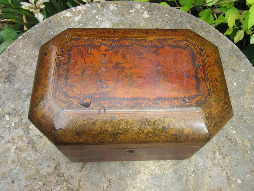 19th CENTURY CHINESE LACQUERED SEWING BOX View VI