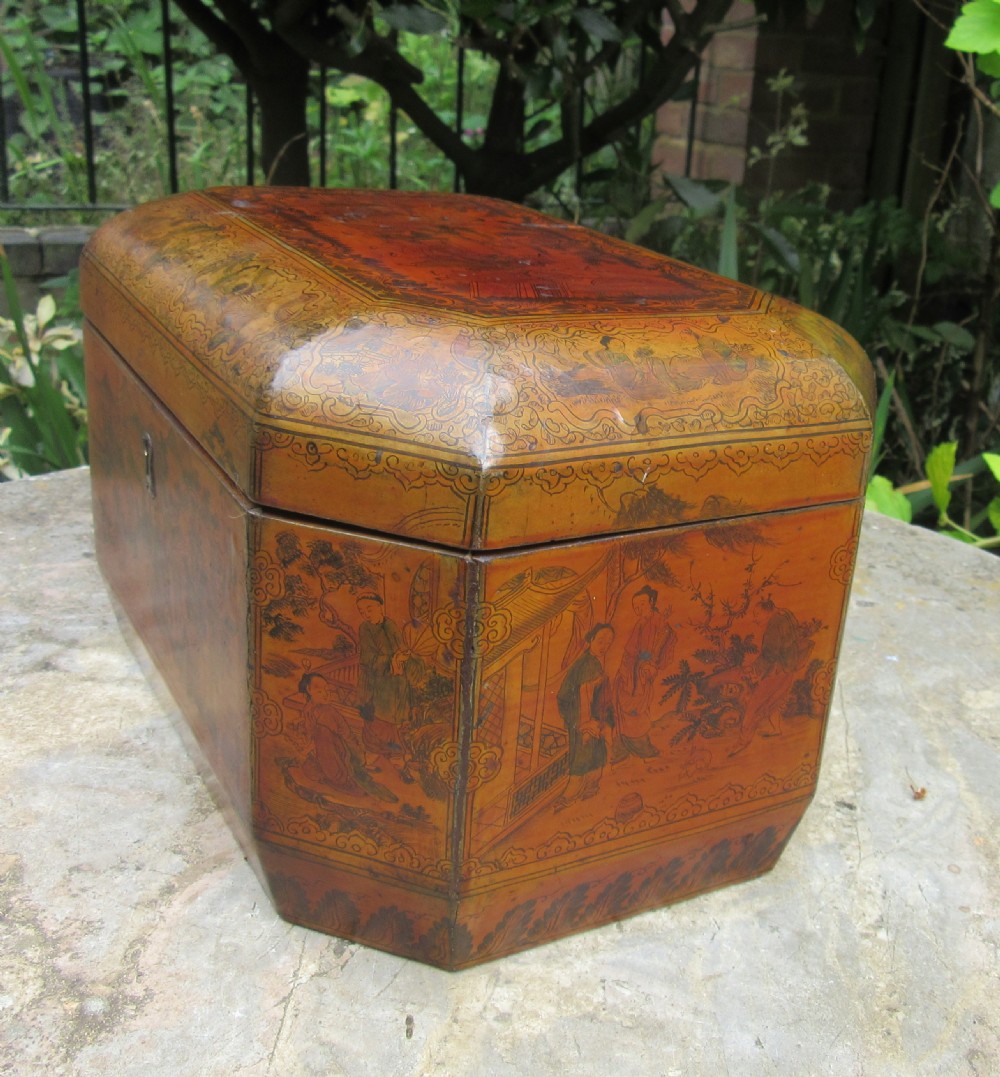 19th CENTURY CHINESE LACQUERED SEWING BOX View VII