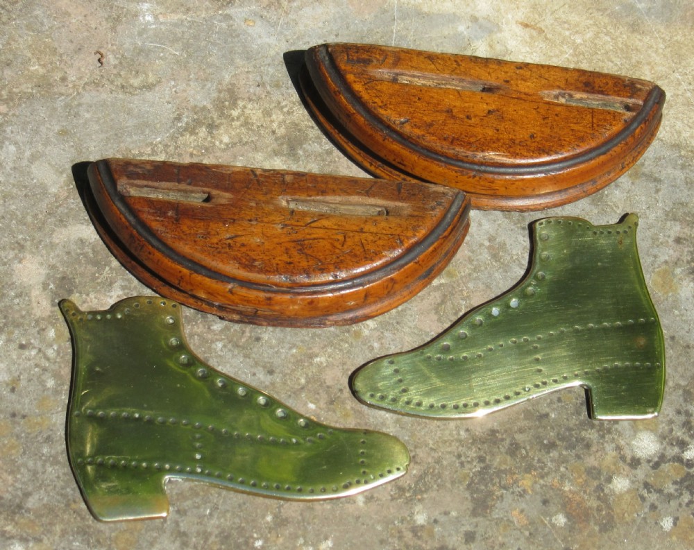 PAIR OF VICTORIAN BRASS SHOE FIRESIDE ORNAMENTS c1880 View II