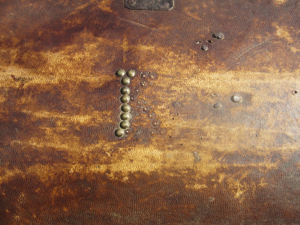 SMALL GEORGIAN FURNELL & BAGNAL HIDE TRAVELLING TRUNK c1810 View VIII