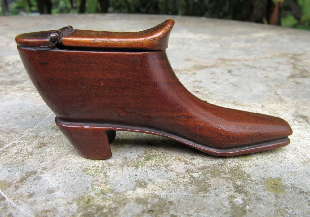 ANTIQUE SHOE SNUFF BOX c1840