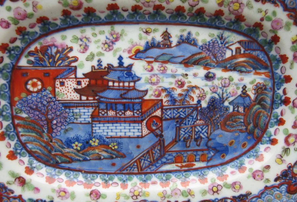 SMALL CHINESE PORCELAIN PLATTER c1800 View II