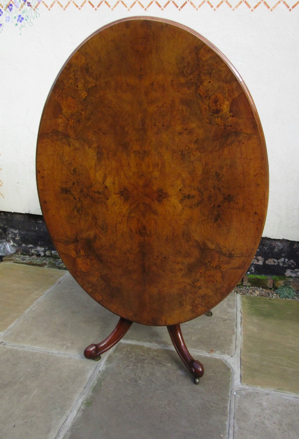 VICTORIAN INLAID WALNUT OVAL DINING TABLE c1860 View VI