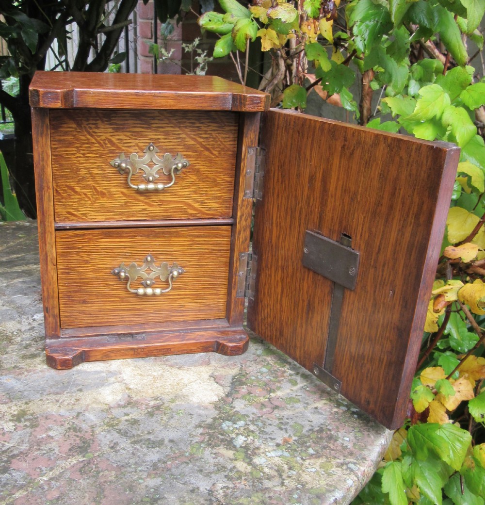 VICTORIAN OAK LOCKABLE SAFE TABLE CABINET View IV