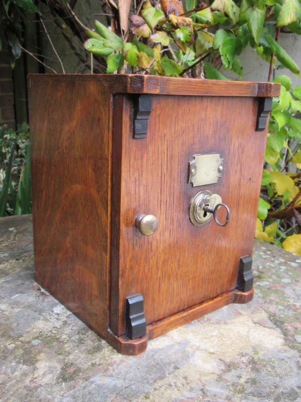 VICTORIAN OAK LOCKABLE SAFE TABLE CABINET View V