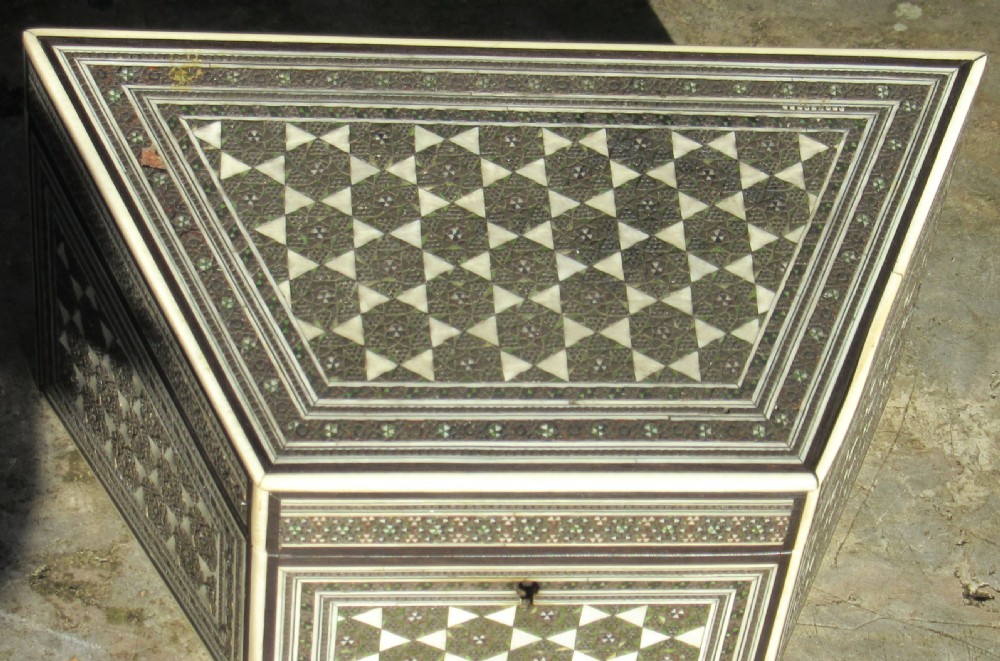 ANTIQUE INDIAN INLAID SANDALWOOD STATIONERY BOX  View VII