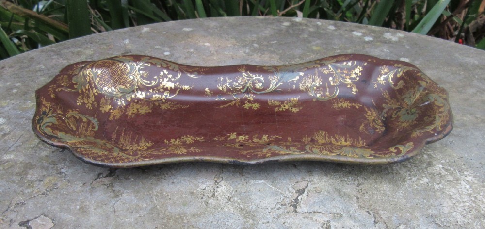 SMALL REGENCY RED PAPIER MACHE TRAY  View II