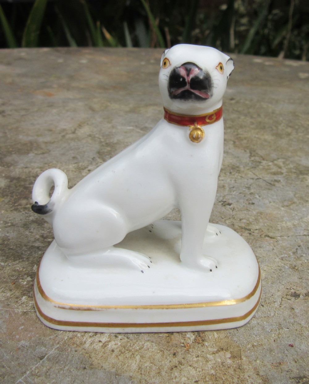 CHAMBERLAIN'S WORCESTER PORCELAIN PUG DOG c1830