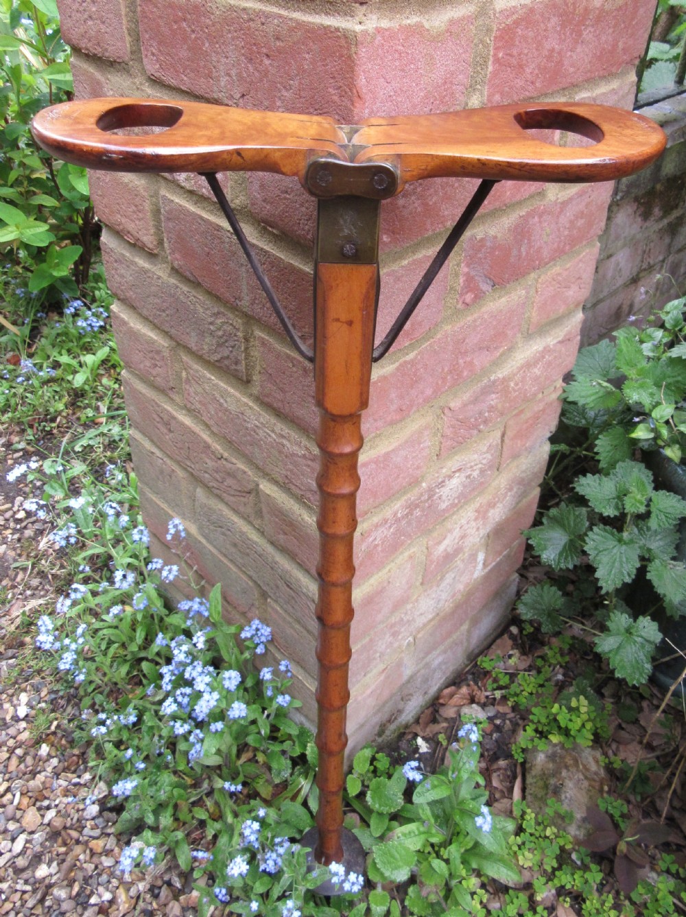 GEORGIAN SATINWOOD ARMORIAL SHOOTING STICK  View VIII