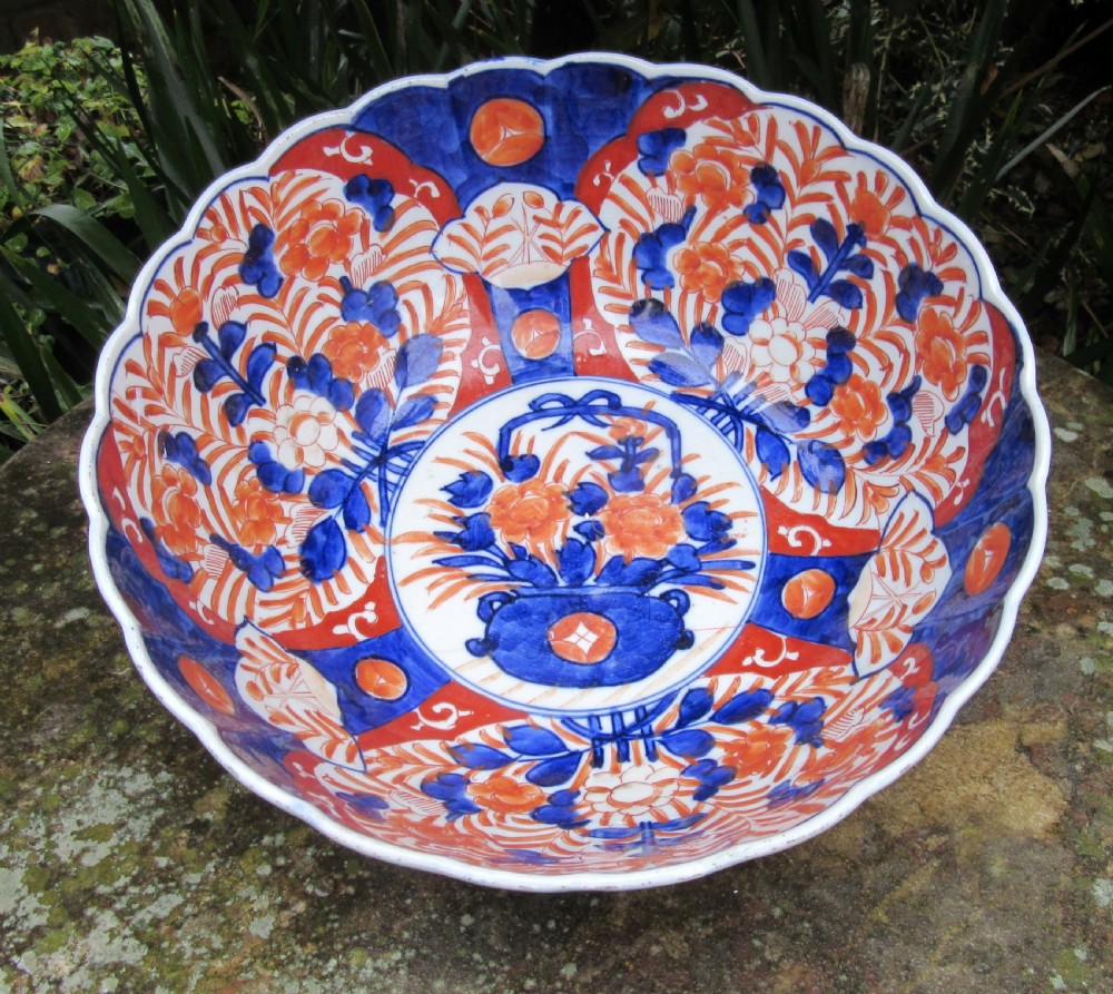GOOD SIZED ANTIQUE IMARI BOWL c1880