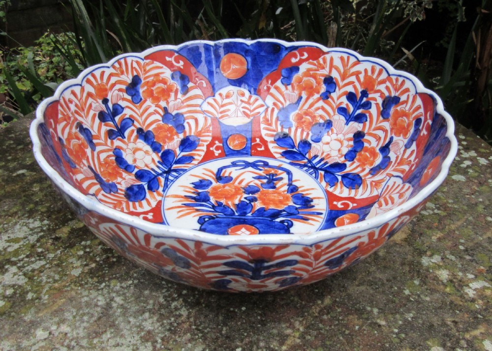 GOOD SIZED ANTIQUE IMARI BOWL c1880 View II