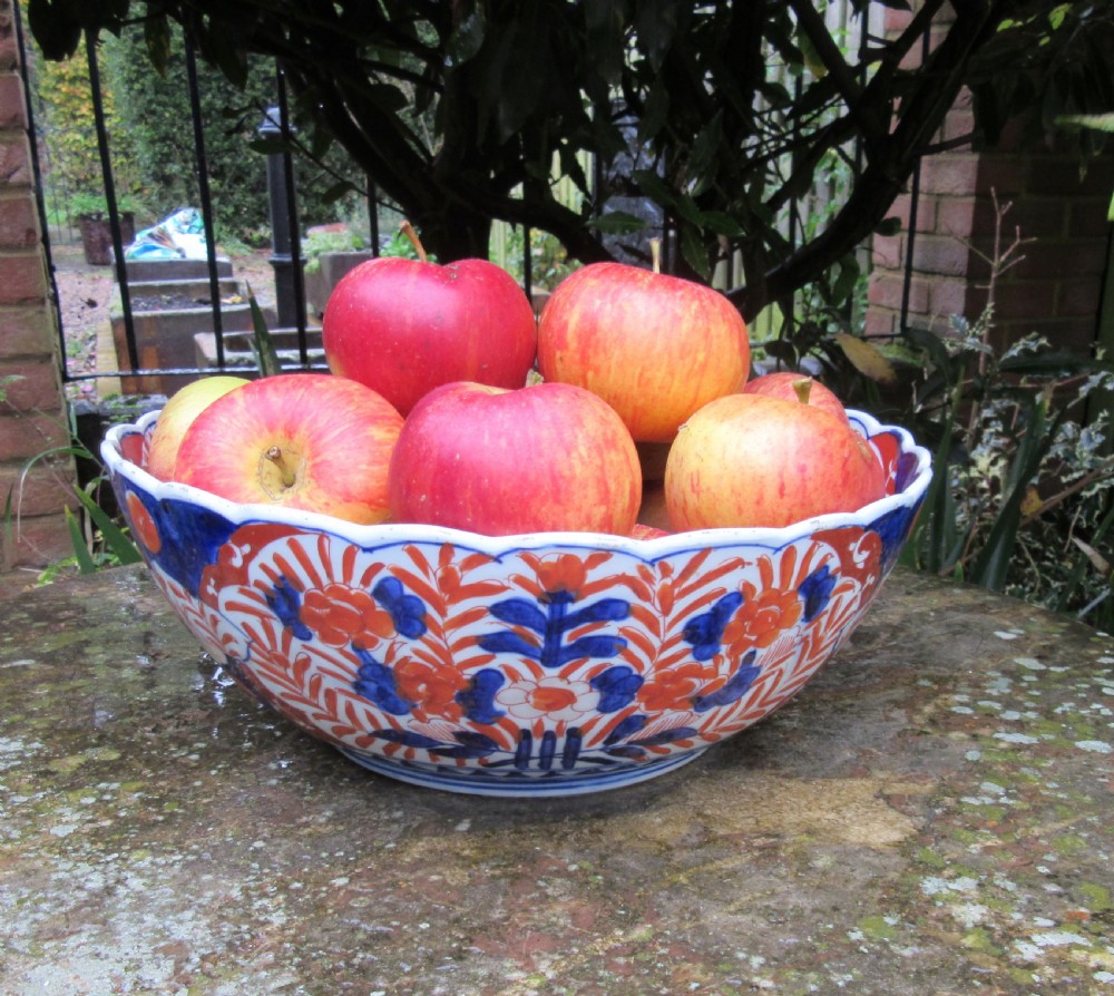 GOOD SIZED ANTIQUE IMARI BOWL c1880 View V