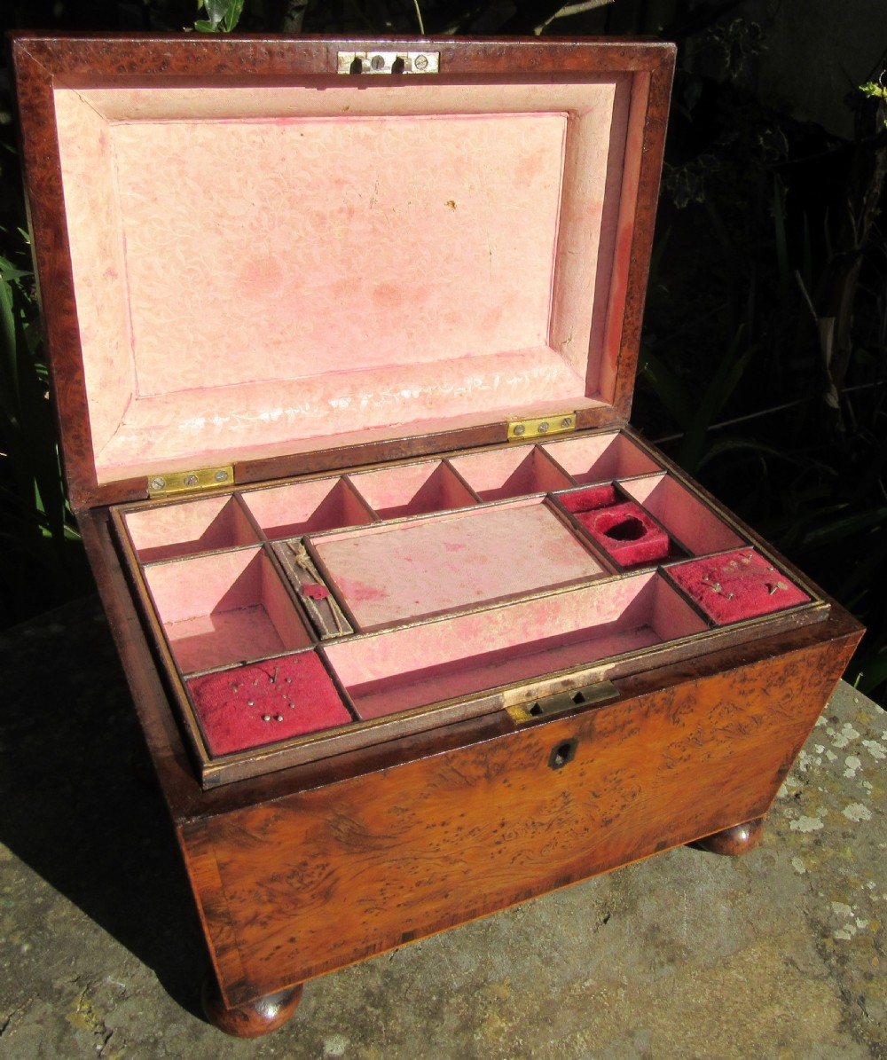 FINE GEORGIAN BURR YEW 'AULD LANG SYNE' WORK BOX View VII