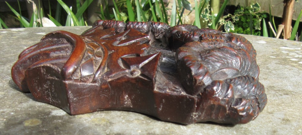 VICTORIAN CARVED WALNUT PRINCE OF WALES FEATHERS View III
