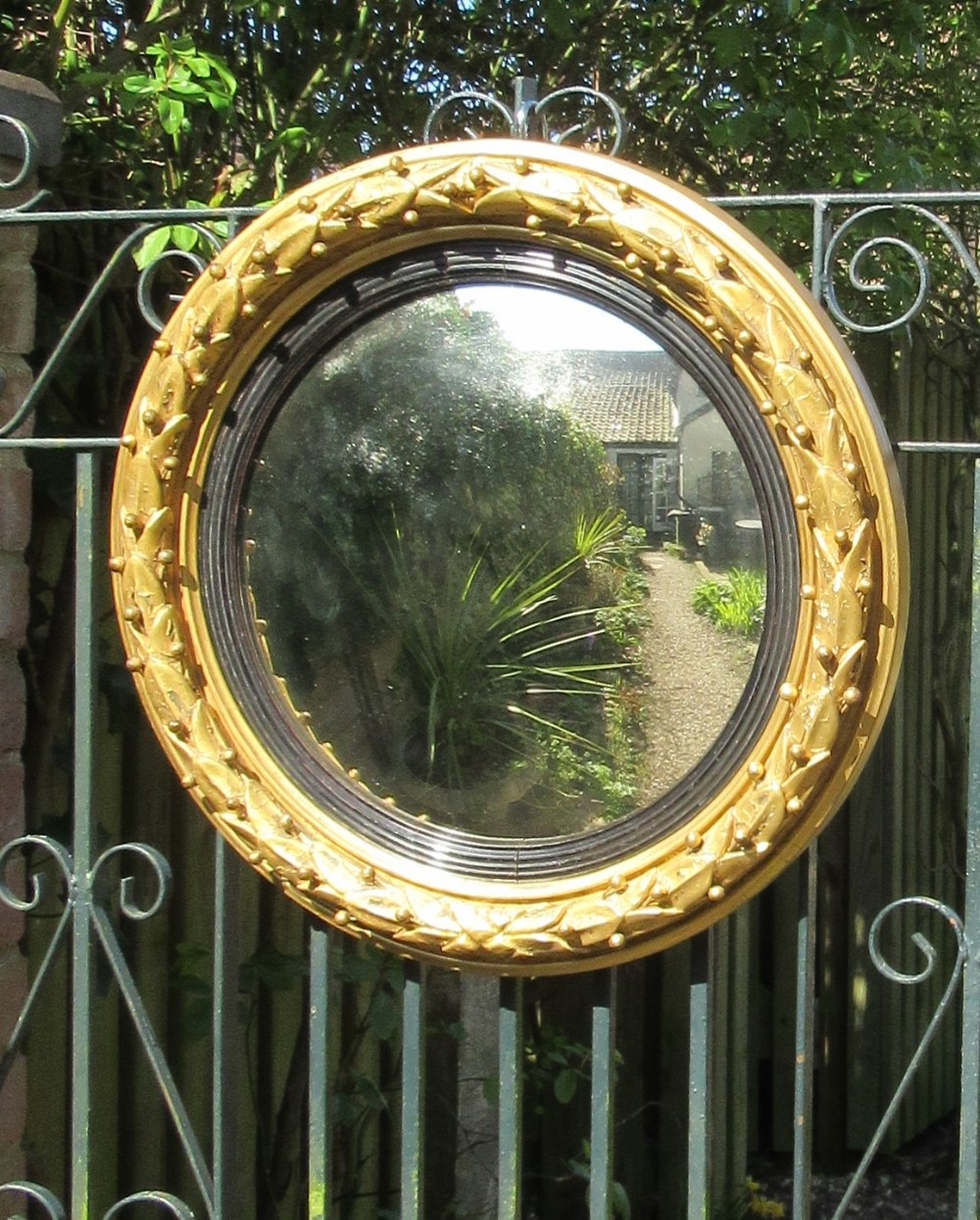REGENCY LAUREL LEAF & BERRY GILT CONVEX MIRROR