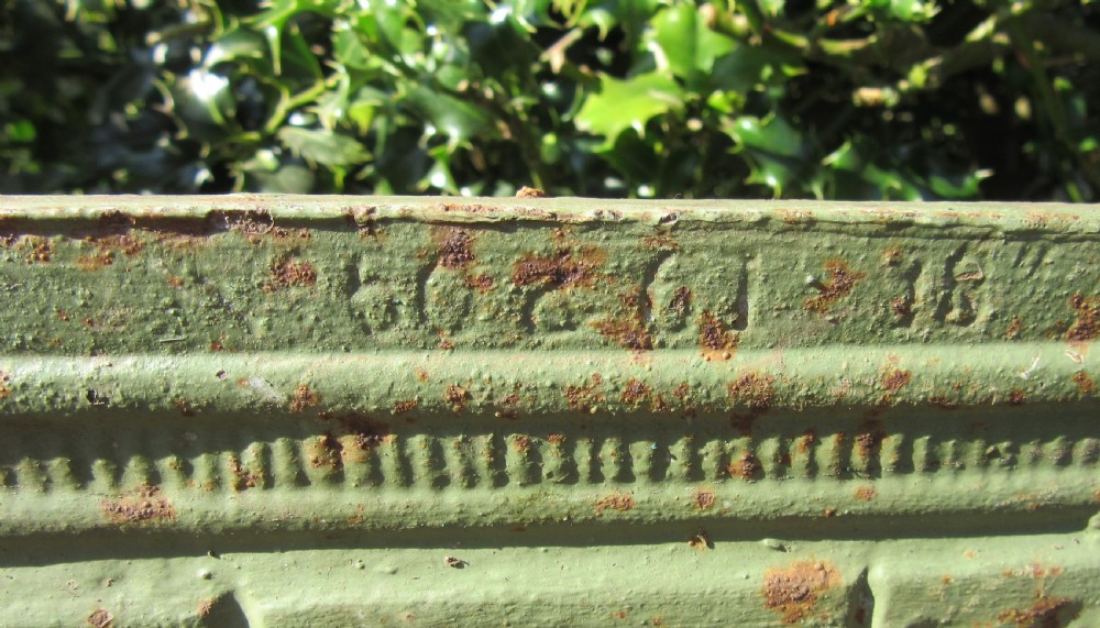 VICTORIAN CAST IRON SINK STAND View V