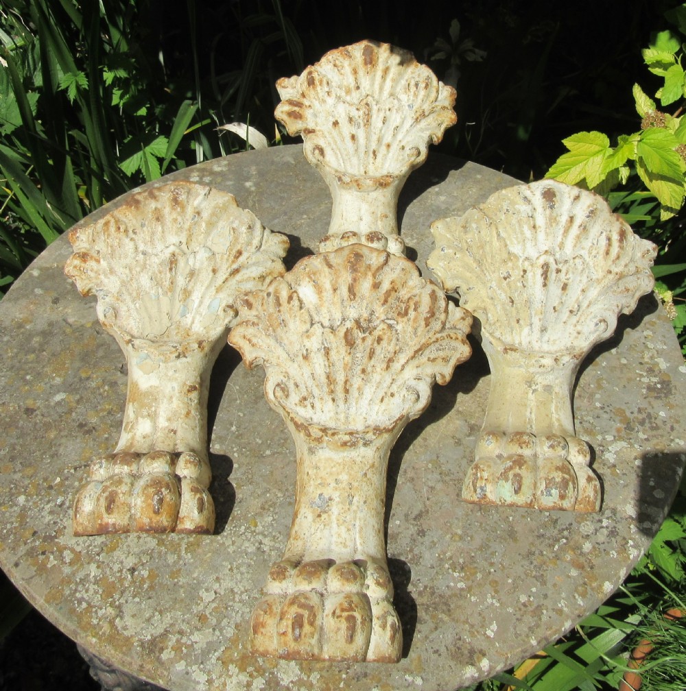 SET OF 4 LARGE VICTORIAN CAST IRON LION'S PAW BATH FEET