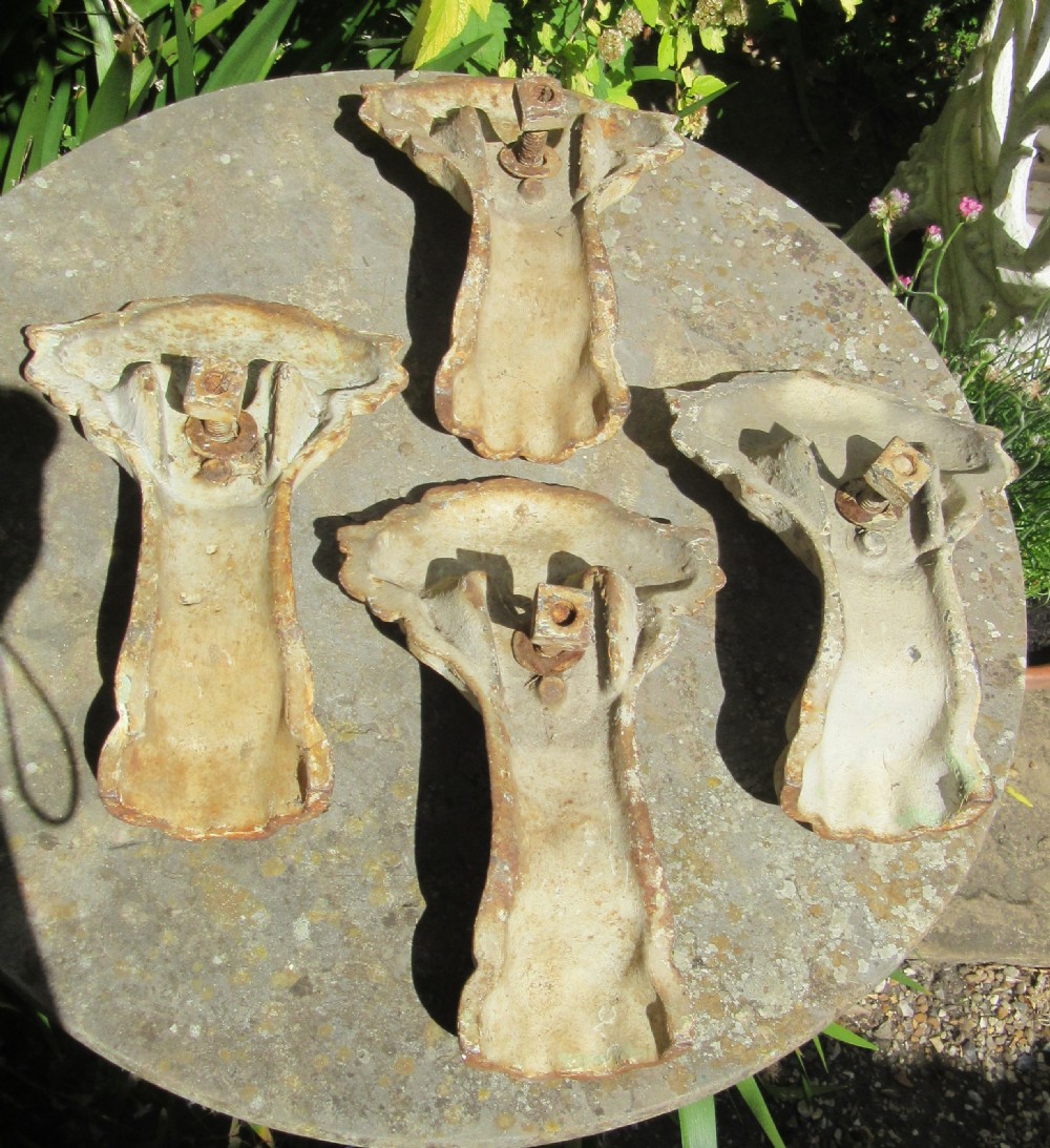 SET OF 4 LARGE VICTORIAN CAST IRON LION'S PAW BATH FEET View III