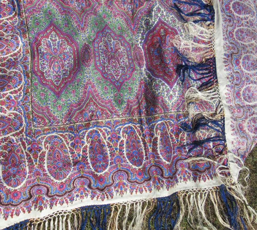 LARGE VICTORIAN PAISLEY SHAWL View III