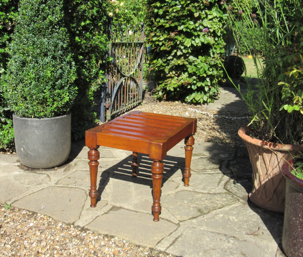 GOOD VICTORIAN WALNUT LUGGAGE STAND View V