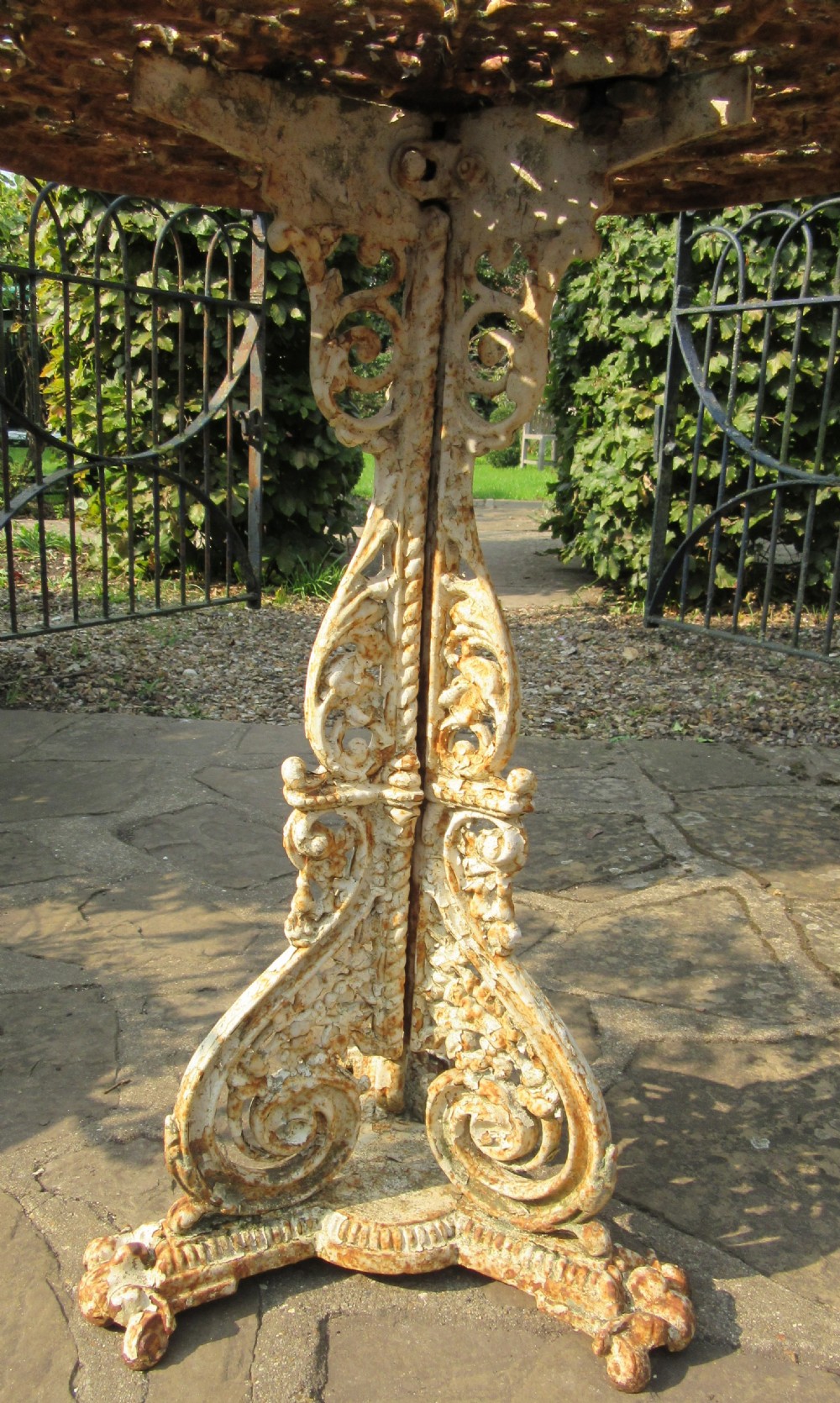 'COALBROOKDALE' CAST IRON GARDEN TABLE c1870 View IV