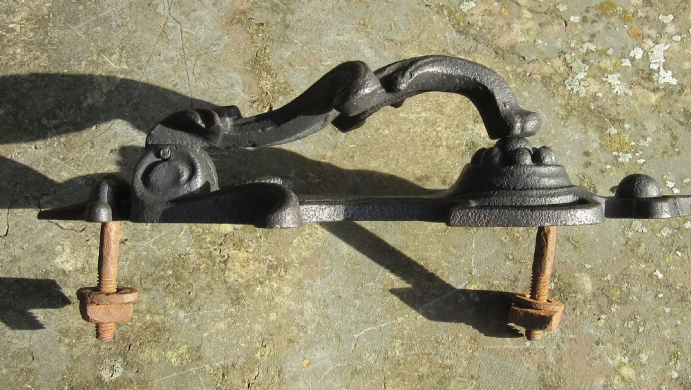 VICTORIAN CAST IRON KENRICK DOOR KNOCKER No 294 View III