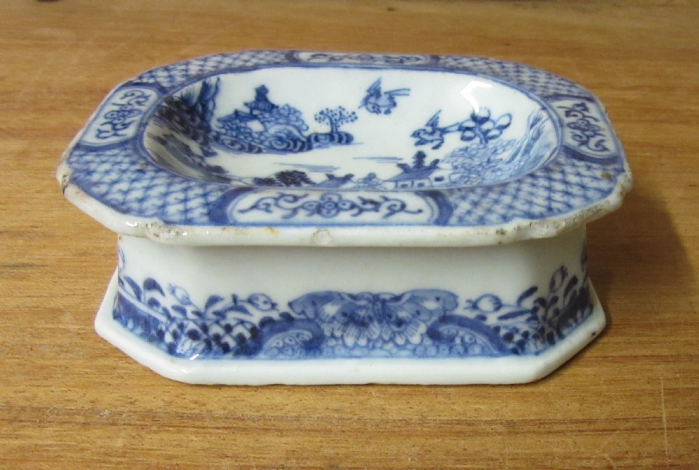 CHINESE BLUE & WHITE PORCELAIN SALT c1800