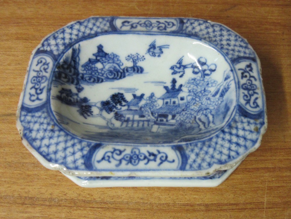 CHINESE BLUE & WHITE PORCELAIN SALT c1800 View III