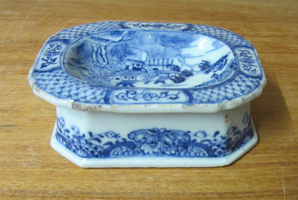 CHINESE BLUE & WHITE PORCELAIN SALT c1800 View V