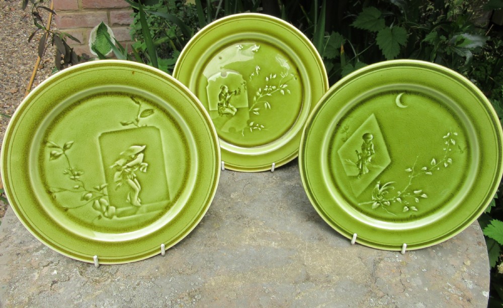 SET OF 10 FRENCH MAJOLICA AESTHETIC MOVEMENT PLATES c1880 View IV