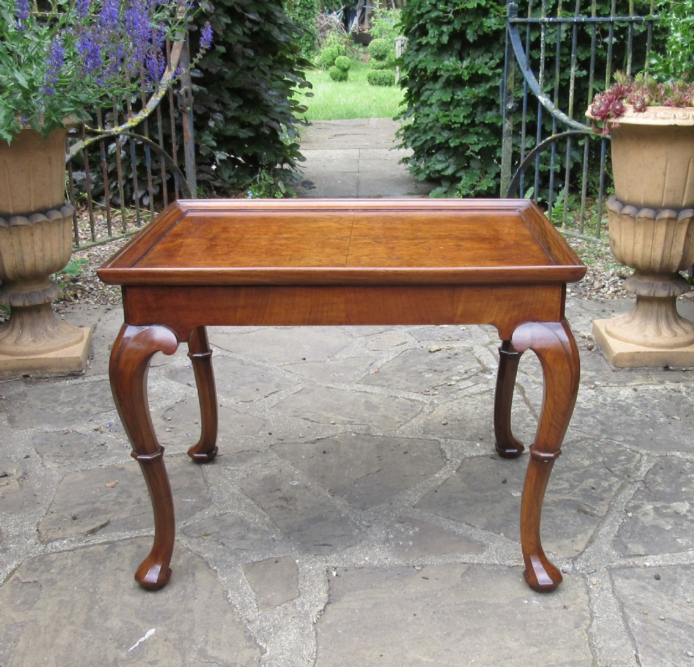 FINE QUEEN ANNE STYLE WALNUT COFFEE TABLE c1910 View II