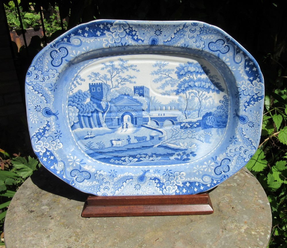 ENGLISH GEORGIAN BLUE & WHITE WELL AND TREE SERVING PLATE